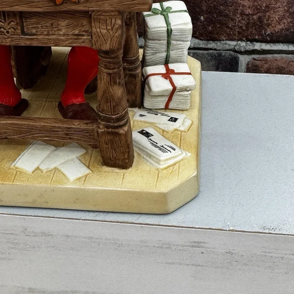 The Norman Rockwell‎ Museum Christmas Figurine 